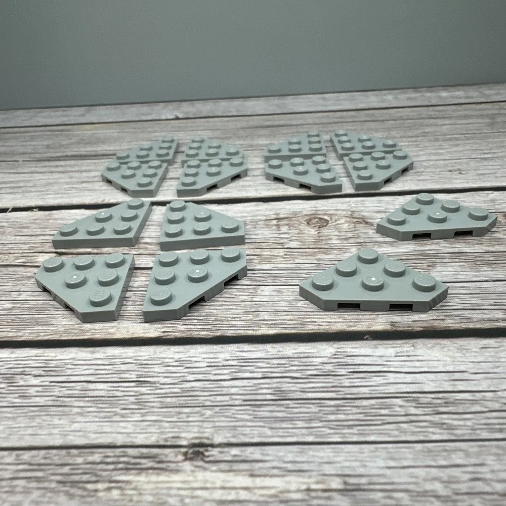 LEGO Parts - Light Bluish Gray Wedge, Plate 3 x 3 Cut Corner - No 2450 - QTY 14 - Picture 2 of 3